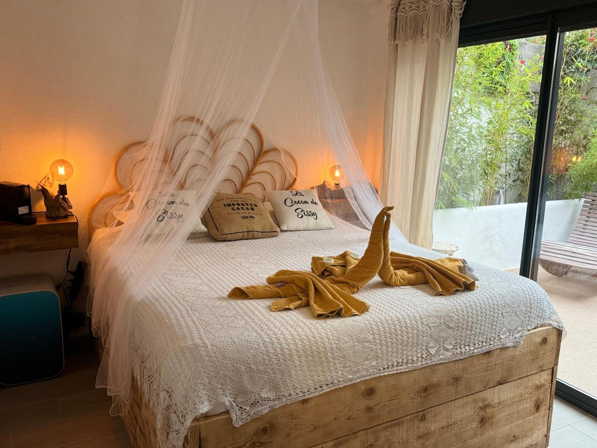 Le Cocon De Sissy Hotel Saintes-Maries-de-la-Mer Bagian luar foto